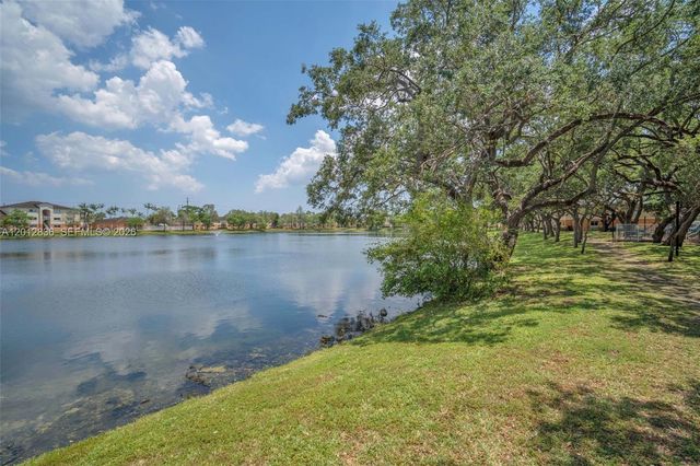 3690 N 56th Ave 903, Hollywood, FL 33021