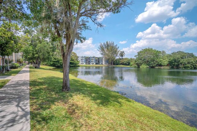 3690 N 56th Ave 903, Hollywood, FL 33021