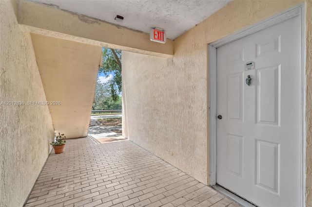 3690 N 56th Ave 903, Hollywood, FL 33021