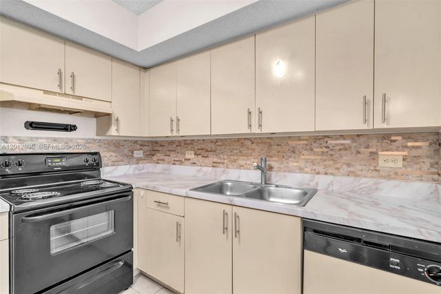 3690 N 56th Ave 903, Hollywood, FL 33021