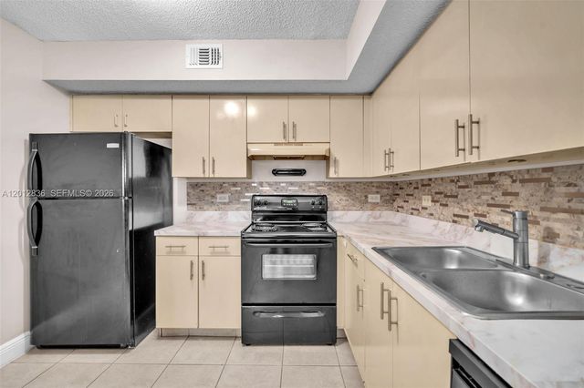 3690 N 56th Ave 903, Hollywood, FL 33021