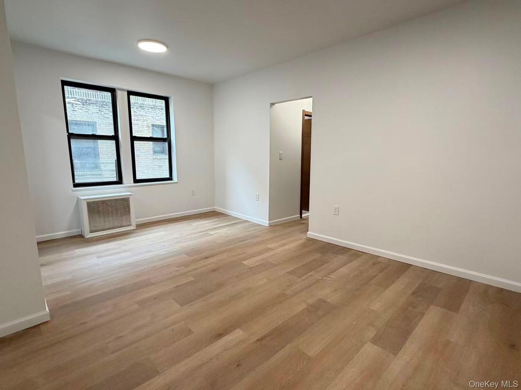 14246 Sanford Ave, Flushing, NY 11355