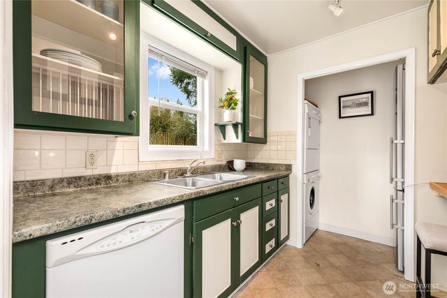 16011 27th Avenue NE, Shoreline, WA 98155