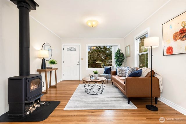 16011 27th Avenue NE, Shoreline, WA 98155