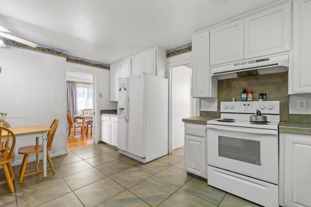 1502 Gray Ave, Yuba City, CA 95991