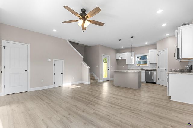 238 Beau Claire Circle, Byron, GA 31008