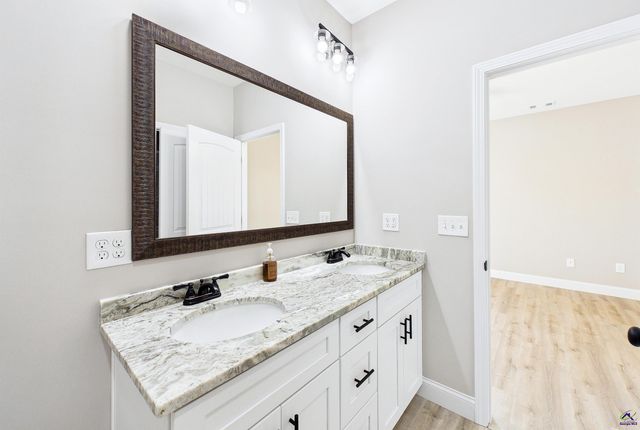 238 Beau Claire Circle, Byron, GA 31008
