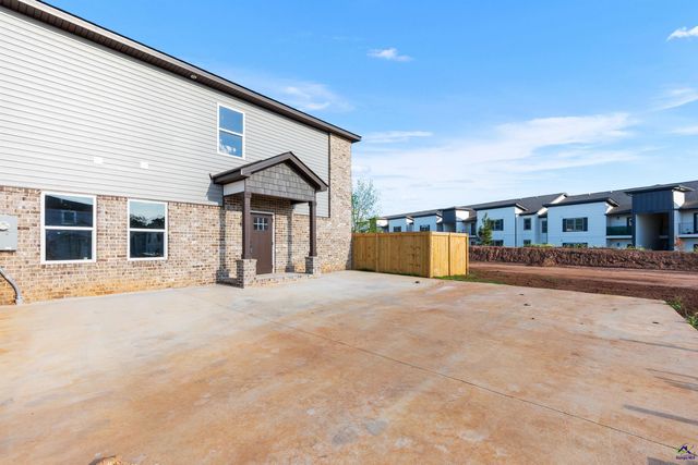 238 Beau Claire Circle, Byron, GA 31008