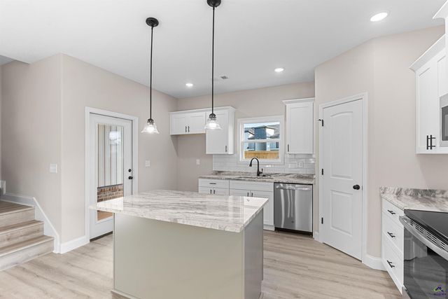 238 Beau Claire Circle, Byron, GA 31008