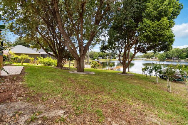 9835 LAKESHORE DRIVE, Clermont, FL 34711
