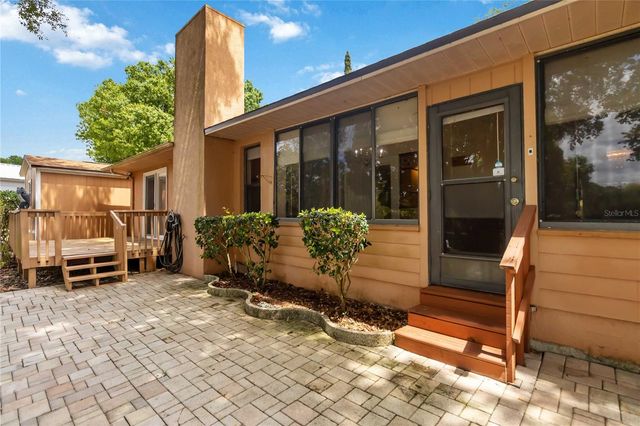 9835 LAKESHORE DRIVE, Clermont, FL 34711