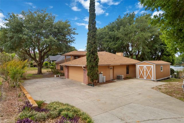 9835 LAKESHORE DRIVE, Clermont, FL 34711