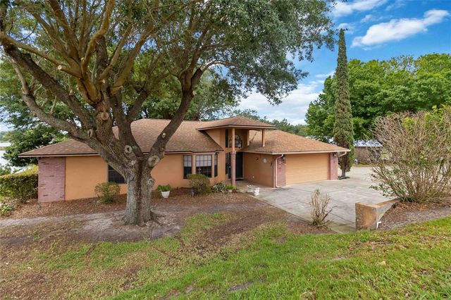 9835 LAKESHORE DRIVE, Clermont, FL 34711