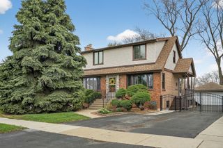 8021 S Lavergne Avenue, Burbank, IL 60459