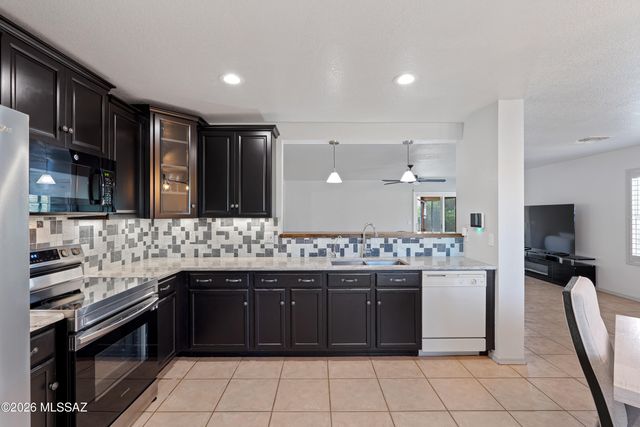 7791 W Lees Ferry Court, Tucson, AZ 85743