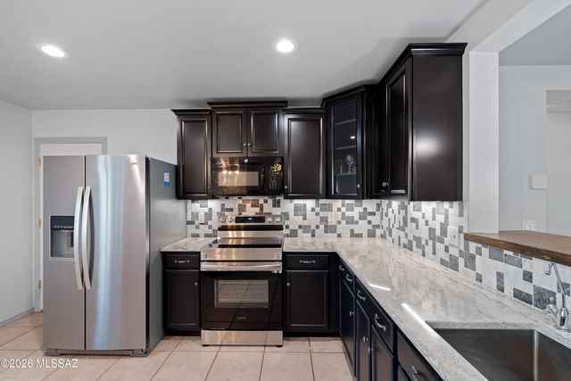 7791 W Lees Ferry Court, Tucson, AZ 85743