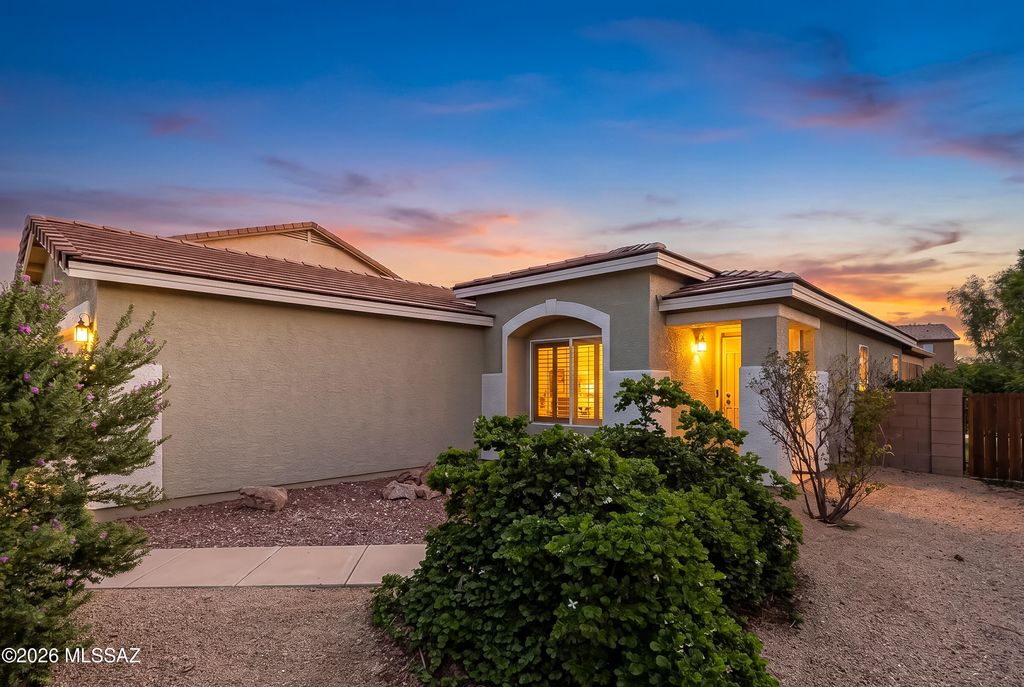 7791 W Lees Ferry Court, Tucson, AZ 85743