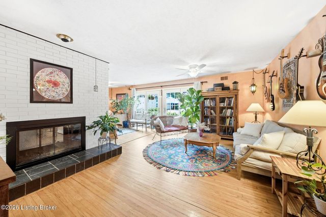 6218 Applegate Ln, Louisville, KY 40219