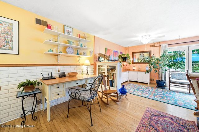 6218 Applegate Ln, Louisville, KY 40219