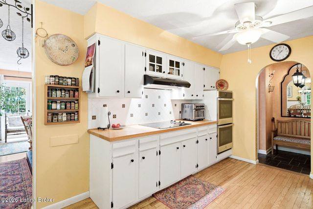 6218 Applegate Ln, Louisville, KY 40219