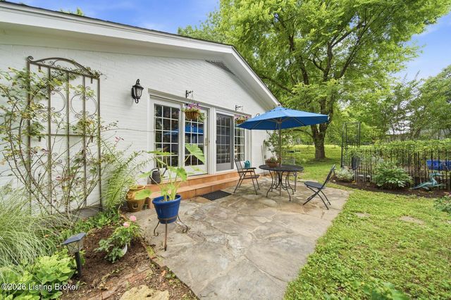 6218 Applegate Ln, Louisville, KY 40219