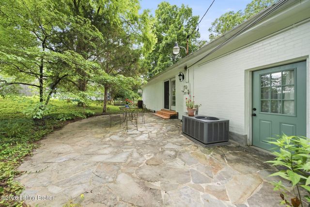 6218 Applegate Ln, Louisville, KY 40219