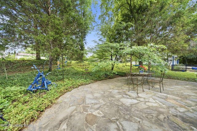 6218 Applegate Ln, Louisville, KY 40219