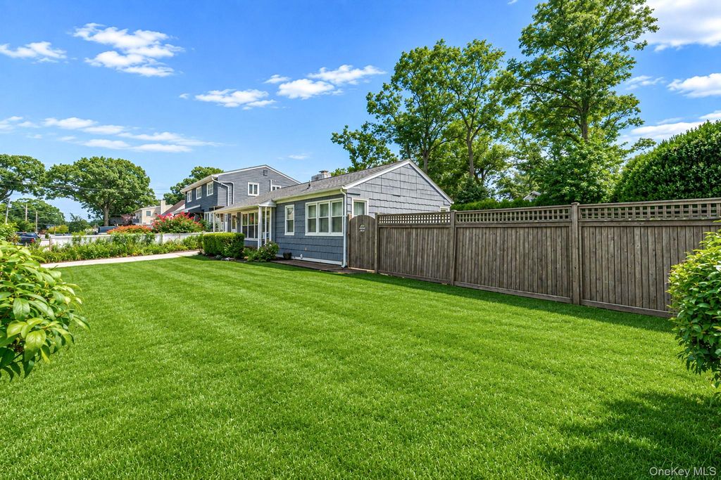 92 Parkhill Avenue, Massapequa, NY 11758 — photo 3