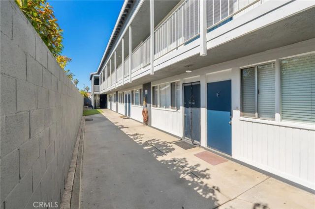 1626 Pine Avenue, Long Beach, CA 90813