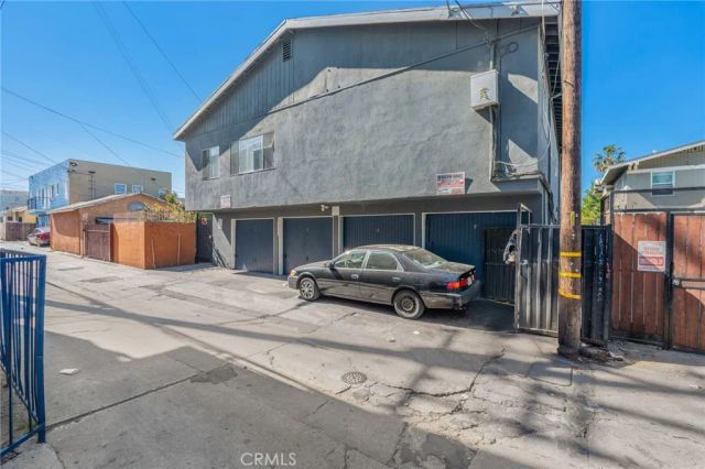 1626 Pine Avenue, Long Beach, CA 90813