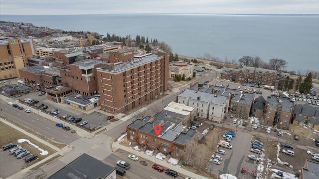 830 E 2nd Street, Duluth, MN 55805