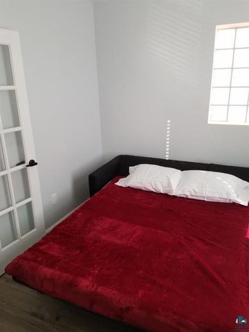 830 E 2nd Street, Duluth, MN 55805