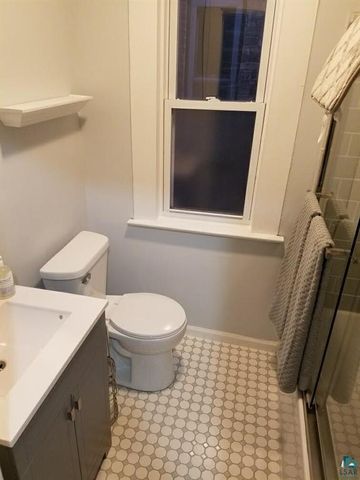 830 E 2nd Street, Duluth, MN 55805