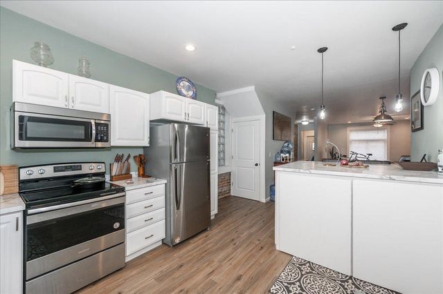 830 E 2nd Street, Duluth, MN 55805