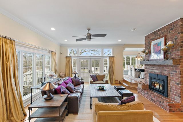 28360 Heritage Oak Road, Barrington, IL 60010