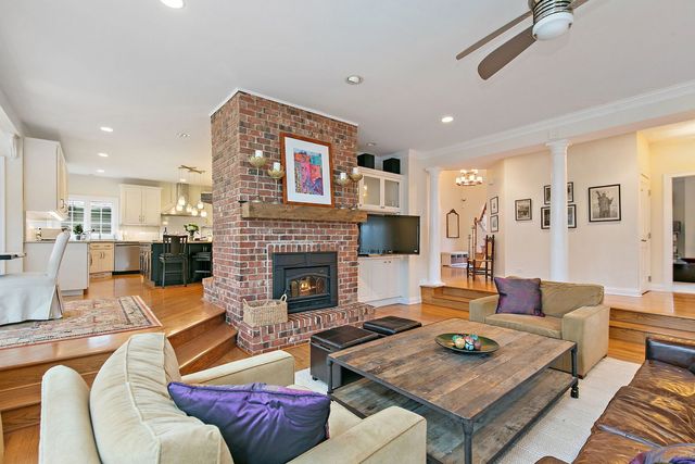 28360 Heritage Oak Road, Barrington, IL 60010