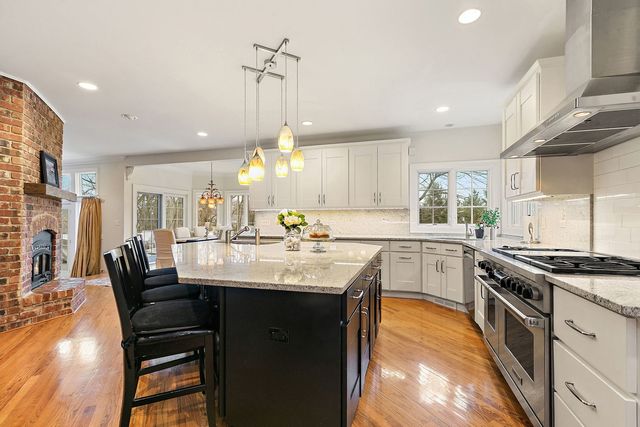 28360 Heritage Oak Road, Barrington, IL 60010