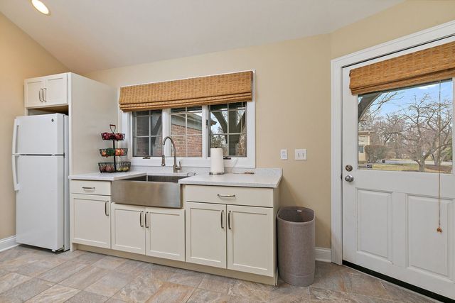 28360 Heritage Oak Road, Barrington, IL 60010