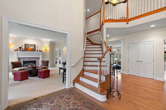 28360 Heritage Oak Road, Barrington, IL 60010