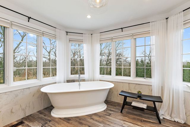 28360 Heritage Oak Road, Barrington, IL 60010