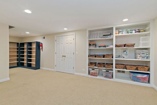 28360 Heritage Oak Road, Barrington, IL 60010