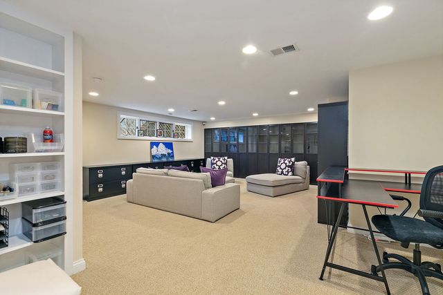 28360 Heritage Oak Road, Barrington, IL 60010