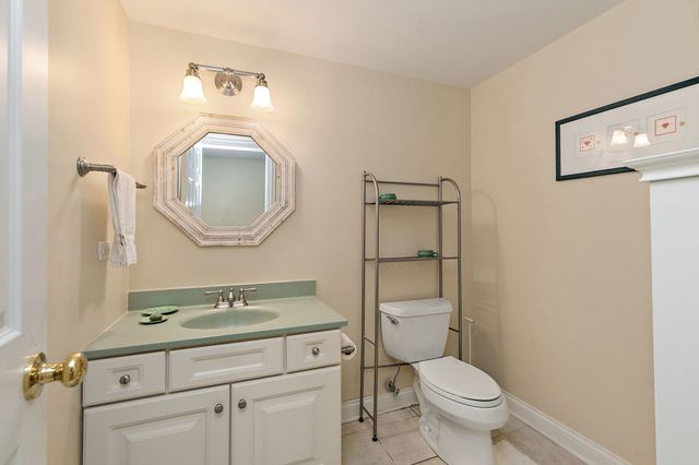 28360 Heritage Oak Road, Barrington, IL 60010