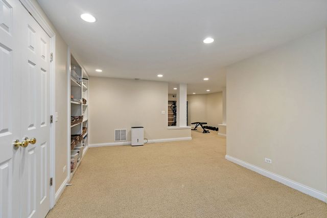 28360 Heritage Oak Road, Barrington, IL 60010