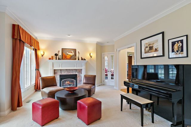 28360 Heritage Oak Road, Barrington, IL 60010