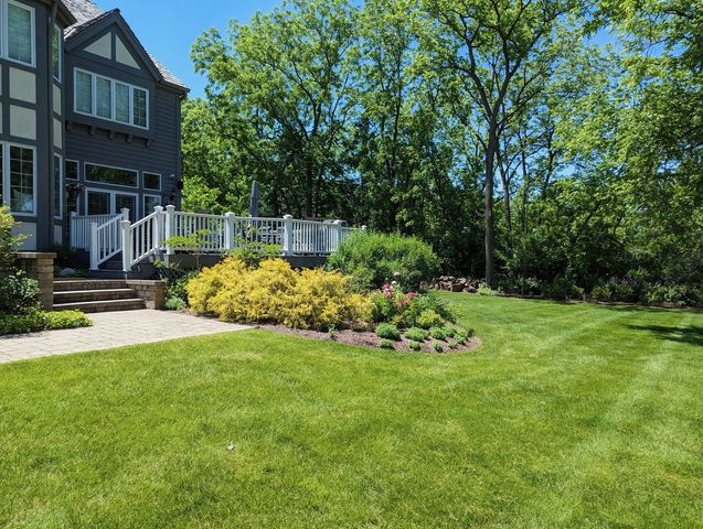 28360 Heritage Oak Road, Barrington, IL 60010