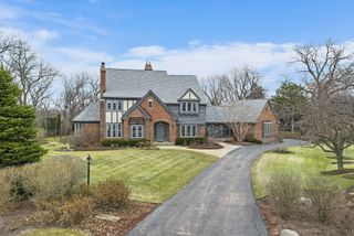 28360 Heritage Oak Road, Barrington, IL 60010