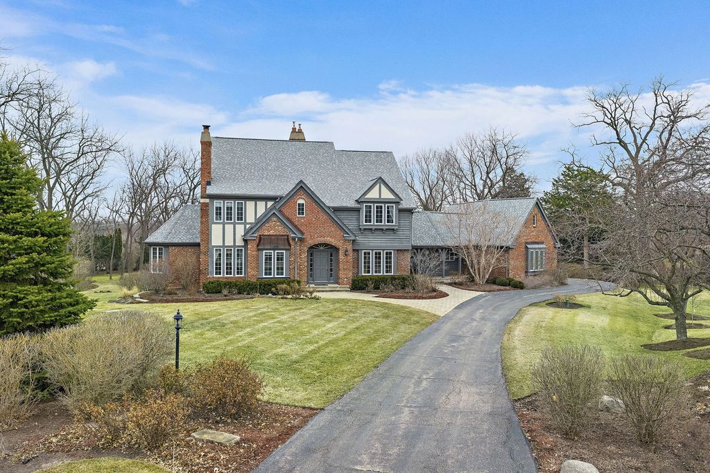 28360 Heritage Oak Road, Barrington, IL 60010