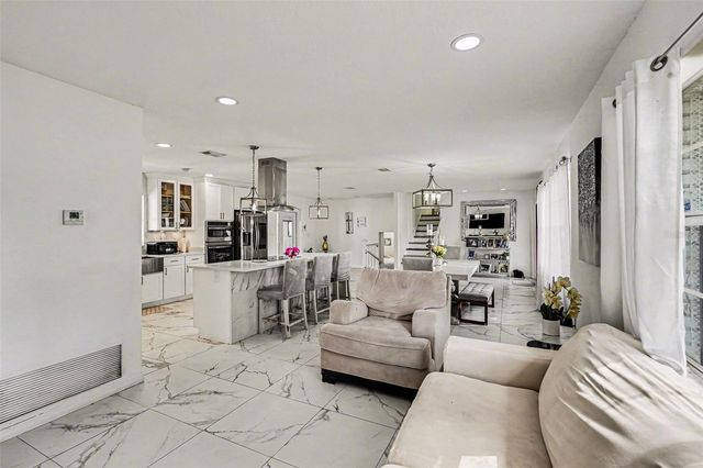 3101 S KINGS AVENUE, Brandon, FL 33511