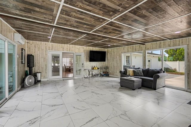 3101 S KINGS AVENUE, Brandon, FL 33511